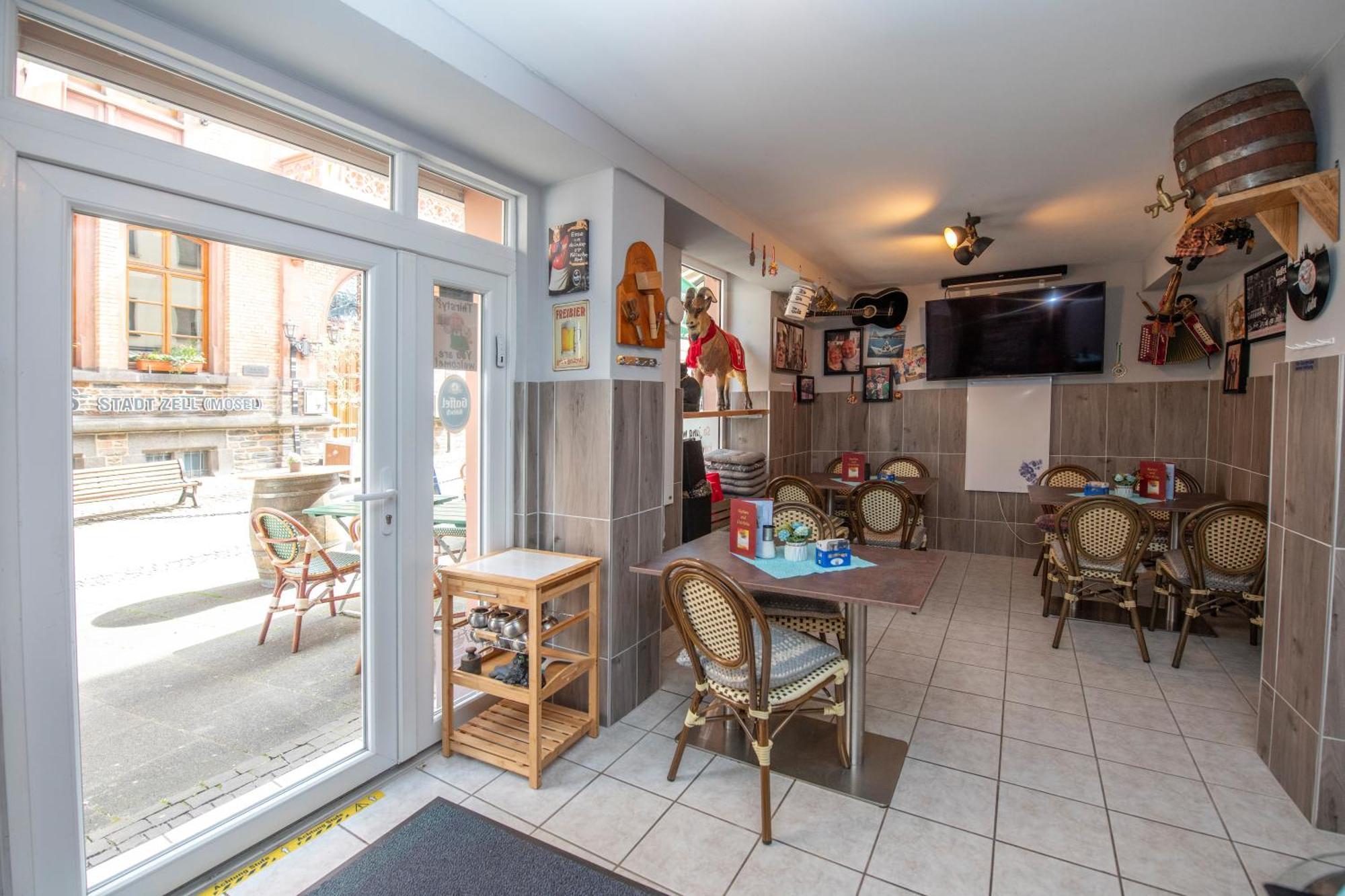 Haus Moselwelt - Tilda Apartment Zell an der Mosel Luaran gambar