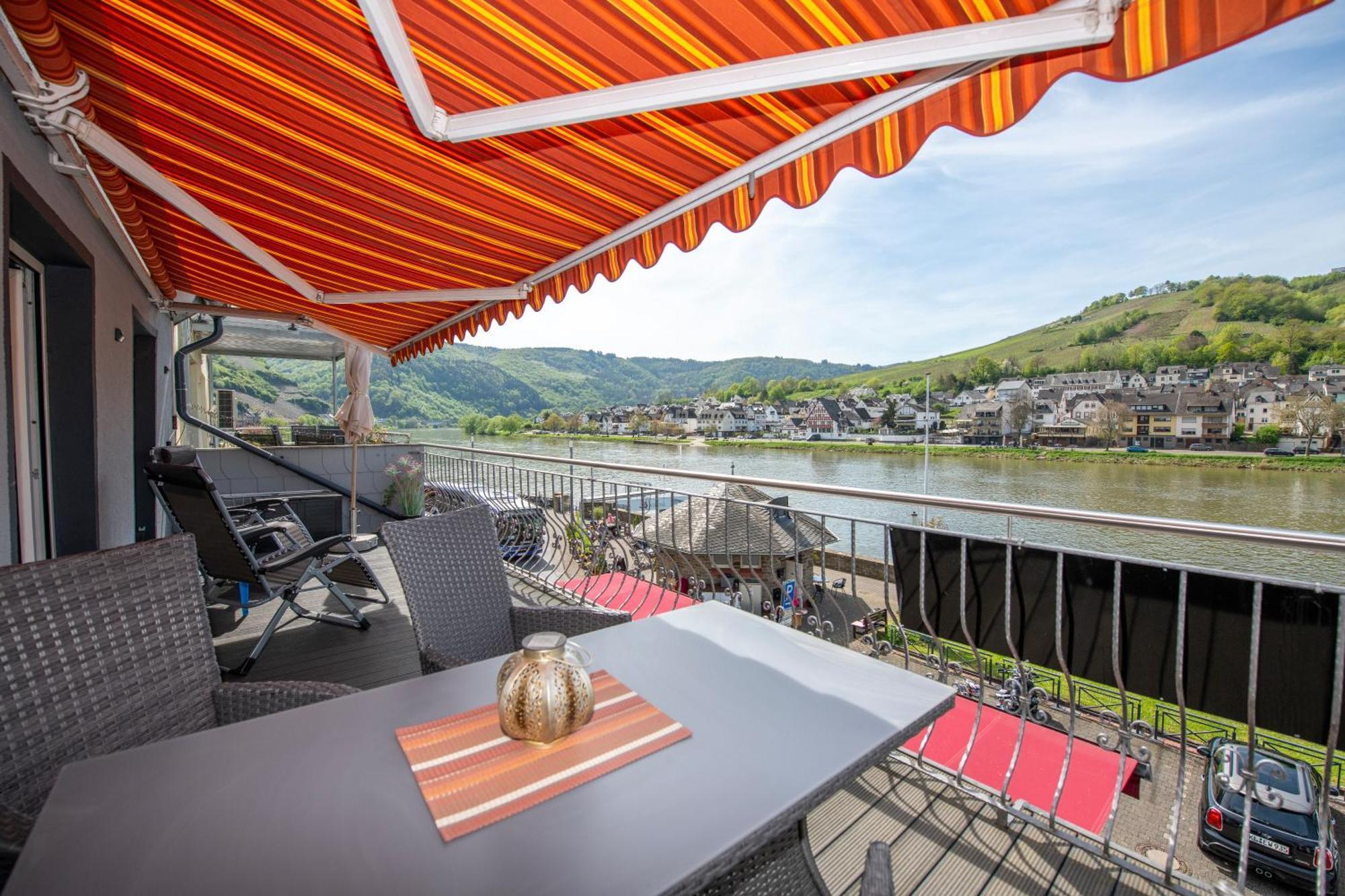 Haus Moselwelt - Tilda Apartment Zell an der Mosel Luaran gambar